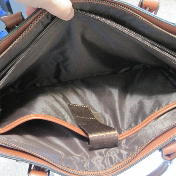 Elegant Brown Leather Tote Bag - Picture 14 of 16